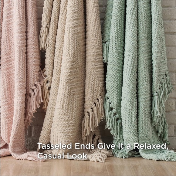 West Elm Oatmeal Light Tan Brown Fringe Chevron Throw Blanket Indoor Luxury Gift - Picture 6 of 13